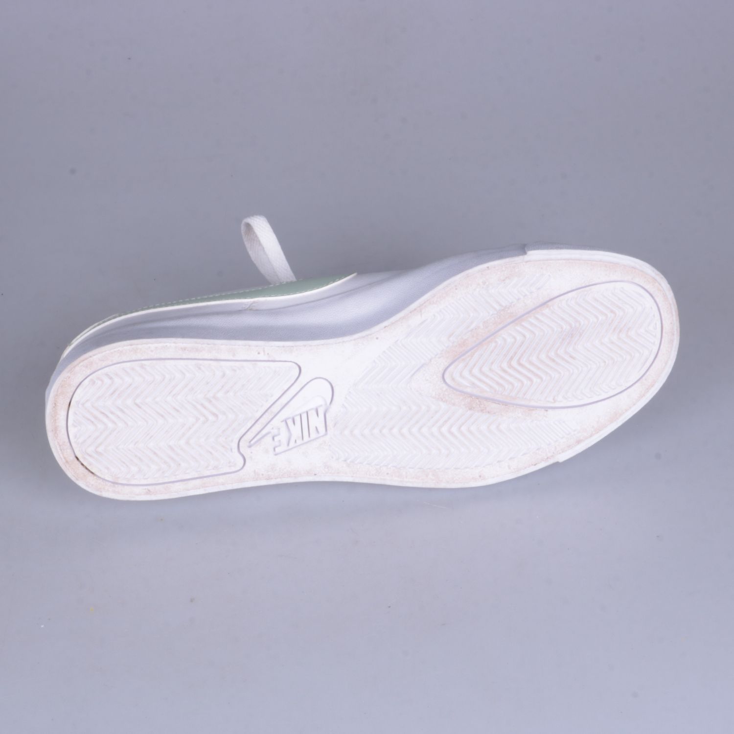кроссовки Nike