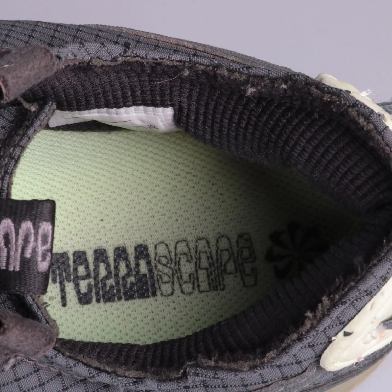 кроссовки Nike