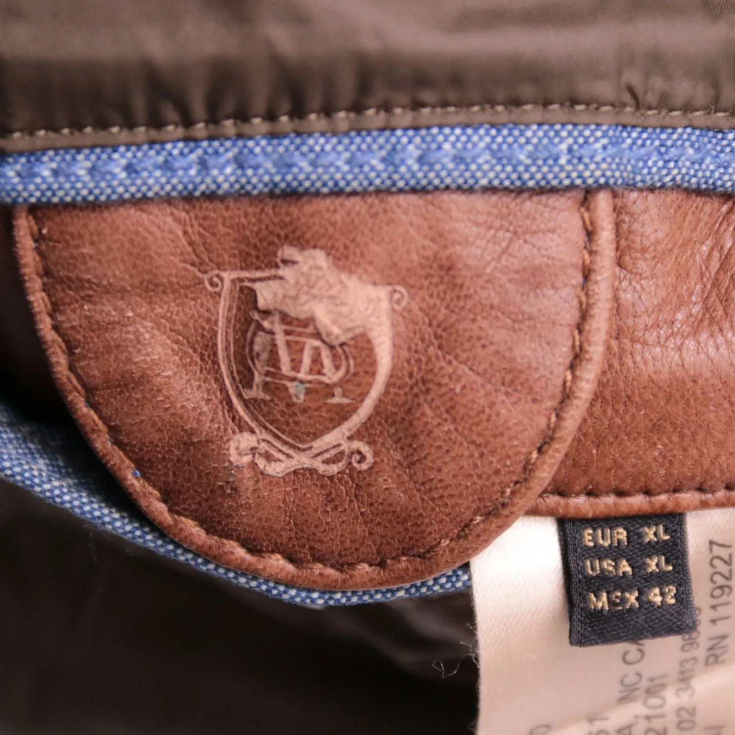 Коричневая кожаная куртка Massimo Dutti на пуговицах, размер 54 (XL)